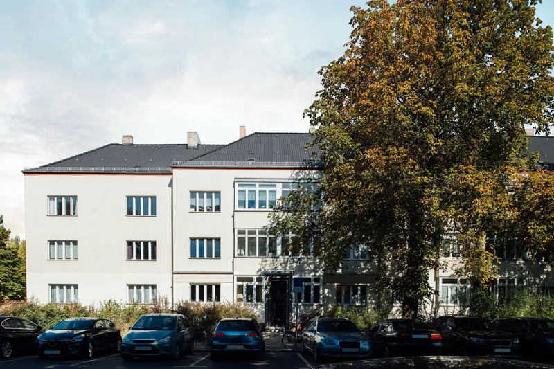 Gemütliche 2-Zimmer-Wohnung mit Dielenboden und Loggia sucht neue Mieter! — photo 1